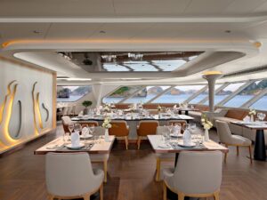 Tour Du Thuyền Hạ Long Wonder Bay Cruise 1 ngày