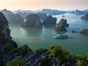 Tour Hạ Long 1 ngày – Heritage Luxury Cruise