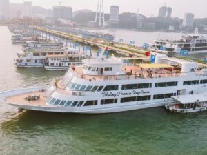 Du thuyền Hạ Long Princess 5 Sao 300 Khách