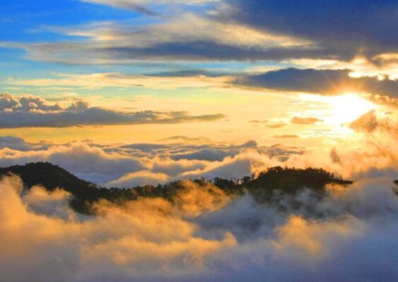 Du lịch Tà Xùa săn mây