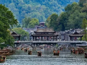 Tour Trung Quốc - Hà Nội - Ân Thi - Phượng Hoàng Cổ Trấn Trương Gia Giới - Thất Tinh Sơn Hoặc Thiên Môn Sơn