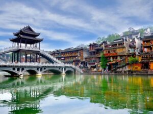 Phượng Hoàng Cổ Trấn